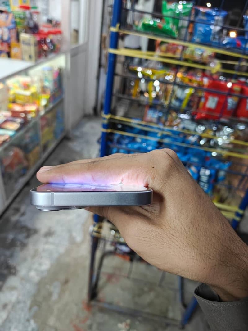Apple iPhone 14 3