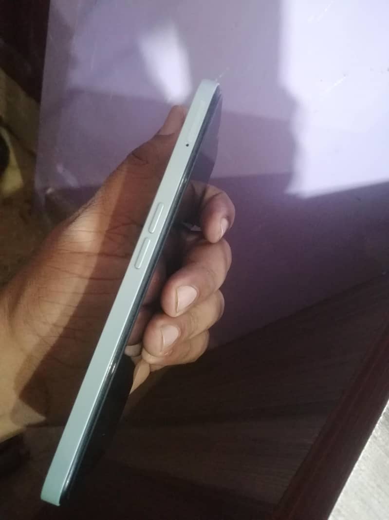 Realme C35 1