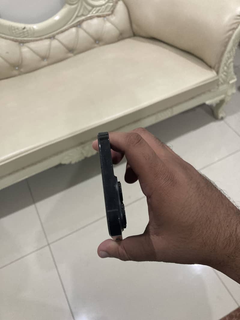 Apple iPhone 14 Pro Max 1