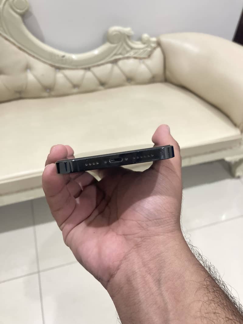 Apple iPhone 14 Pro Max 3