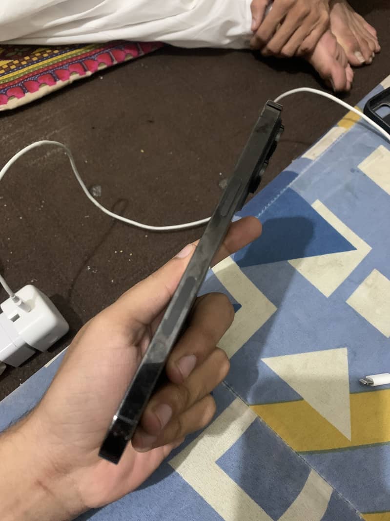 Apple iPhone 14 Pro Max 4