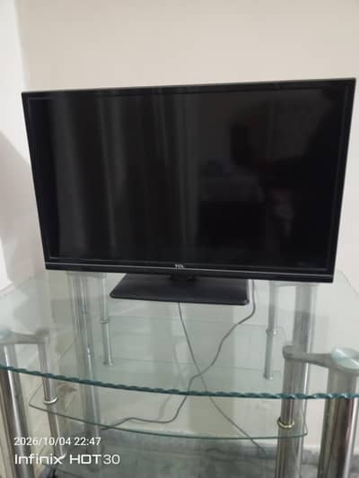 TCL Non-smart  32'inch LED almost new in condition