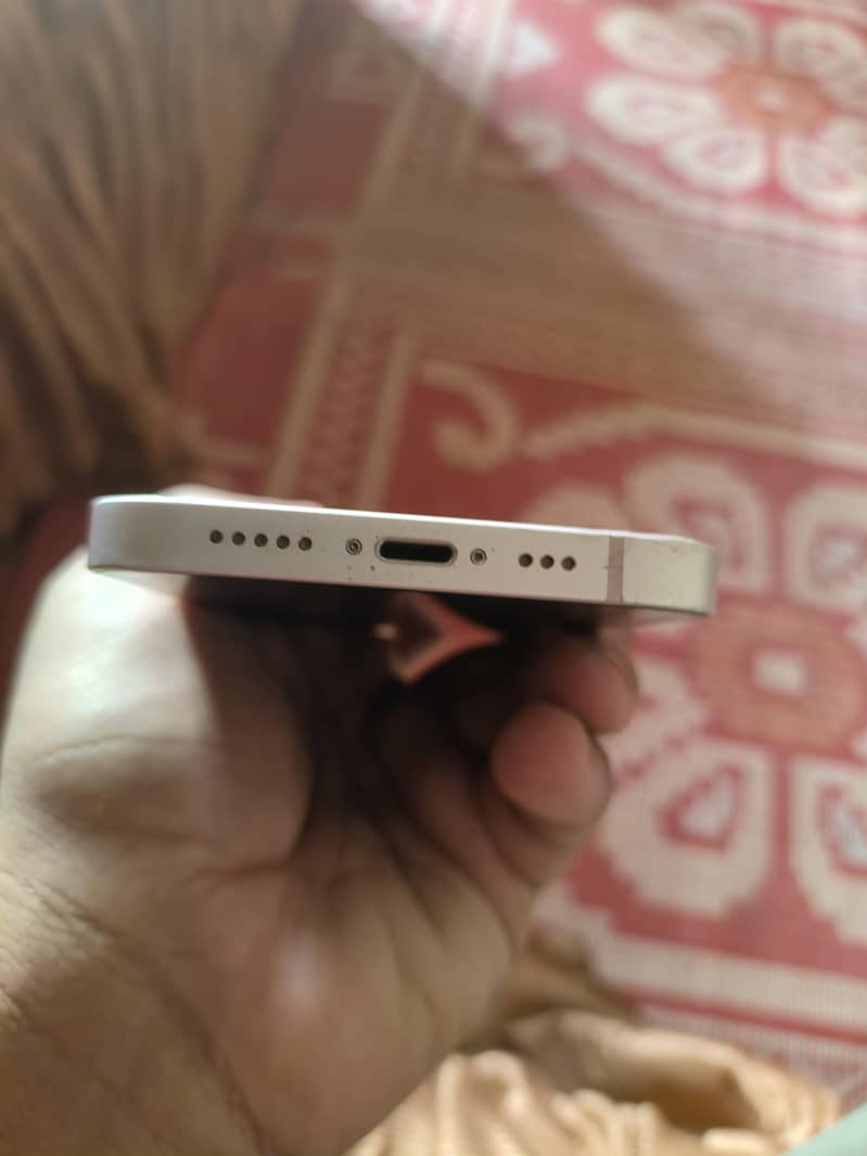 Apple iPhone 13 3