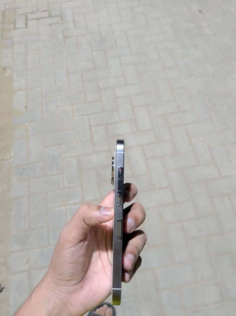 Apple iPhone 13 Pro 6