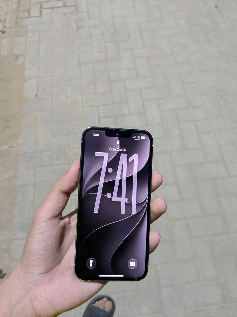 Apple iPhone 13 Pro 8