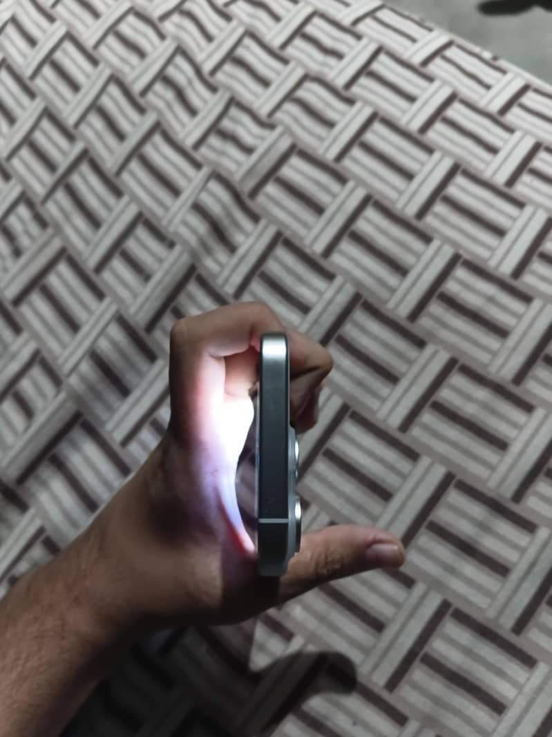 Apple iPhone 15 Pro 5