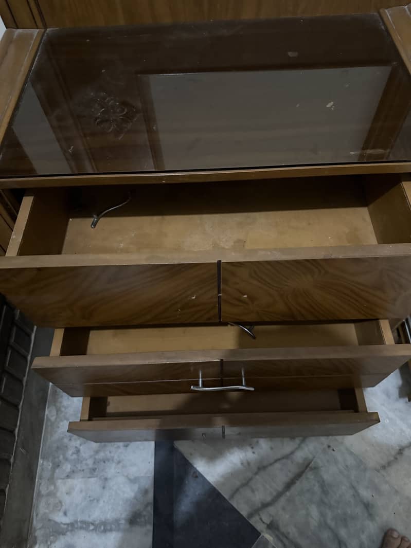 Dressing table 1