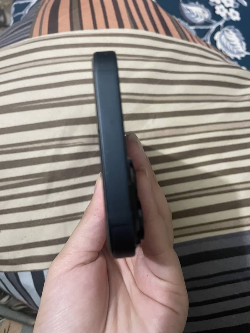 iPhone 14 2