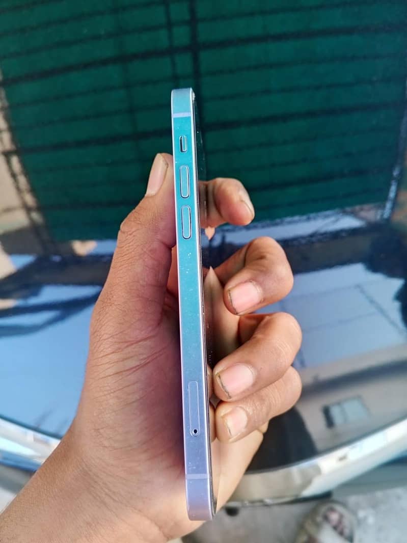 Apple iPhone 12 3