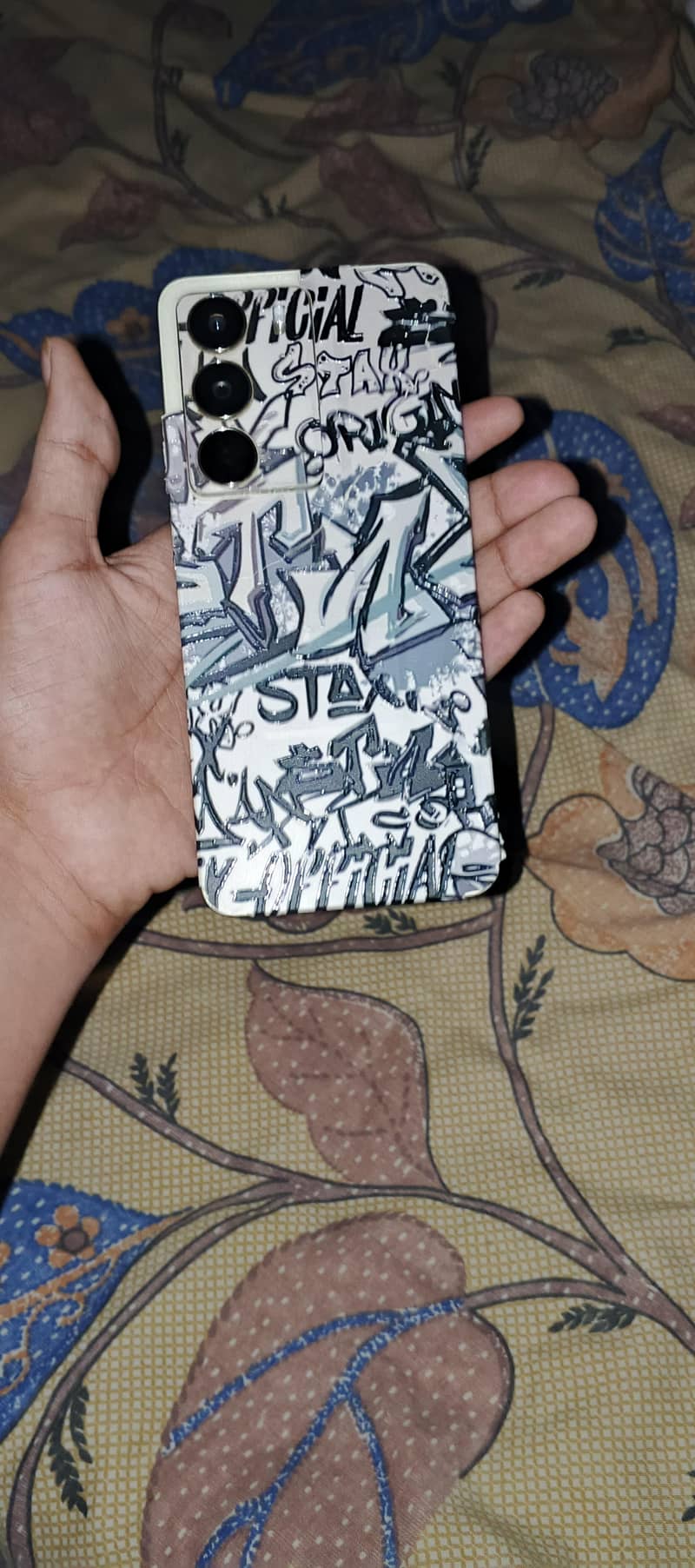 Realme C75 6