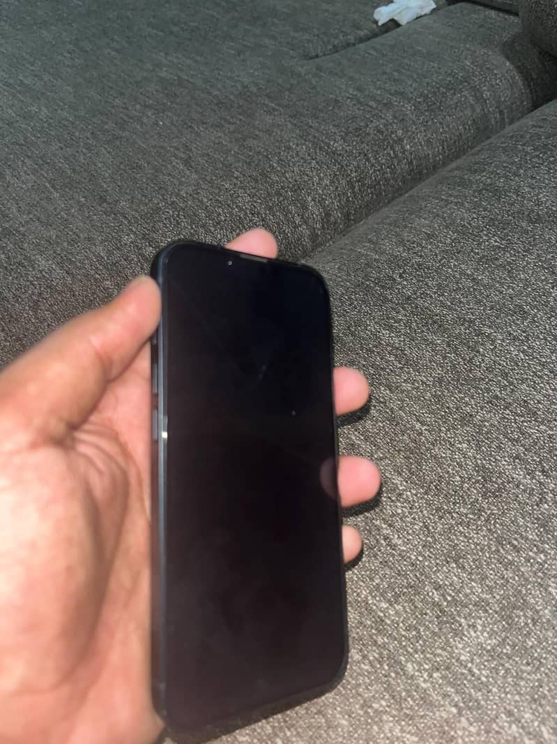 Apple iPhone 13 2