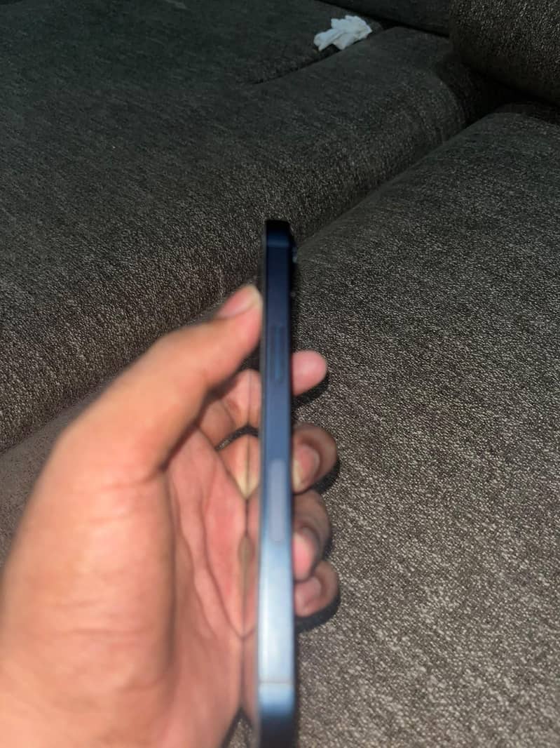 Apple iPhone 13 3