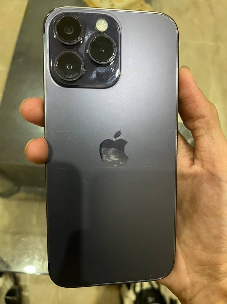 Apple iPhone 14 Pro Max 1