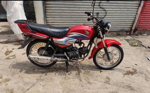 Honda 100 – Red Color – Excellent Condition