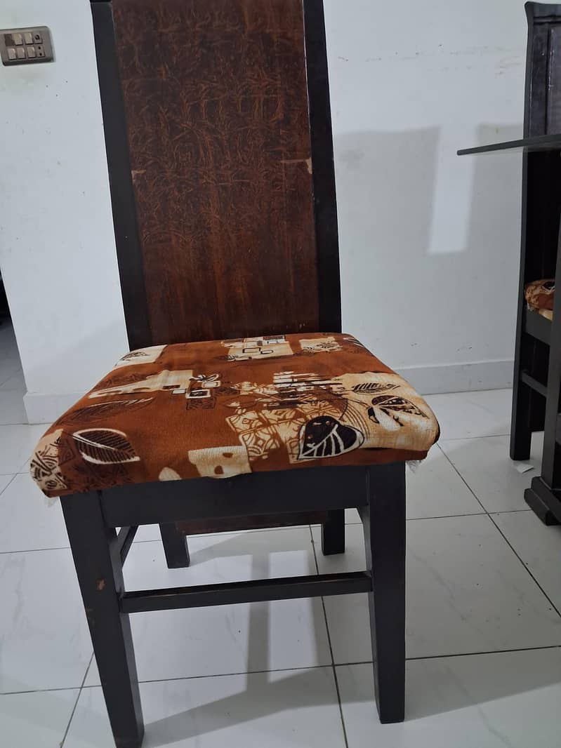 Dining table 6 seater 3