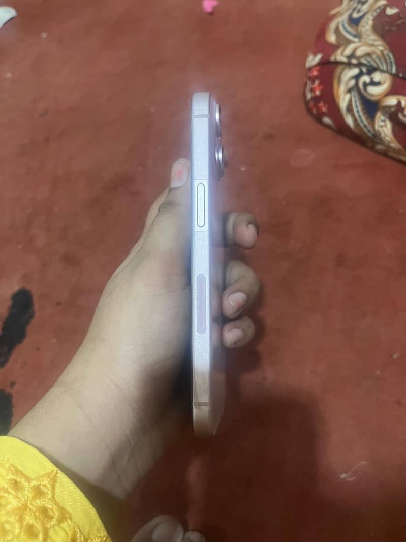 Apple iPhone 15 5