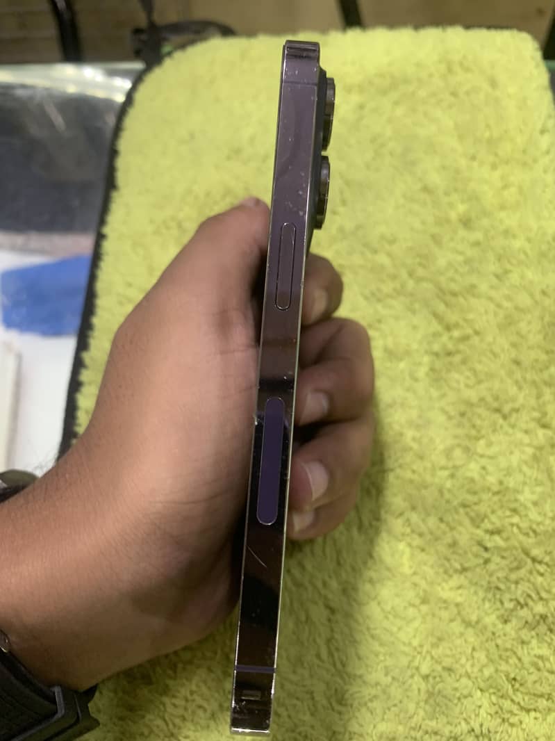 Apple iPhone 14 Pro 2