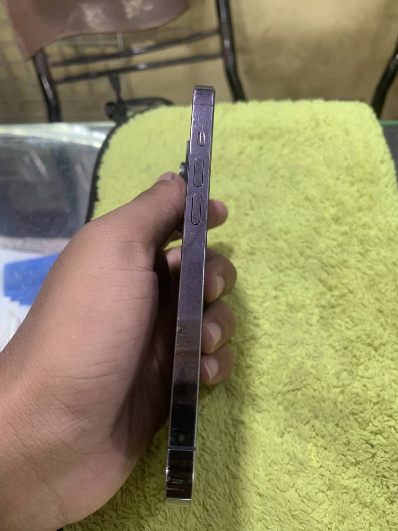 Apple iPhone 14 Pro 4