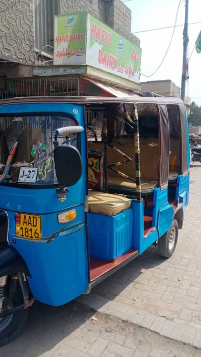 6 seater rikshaw