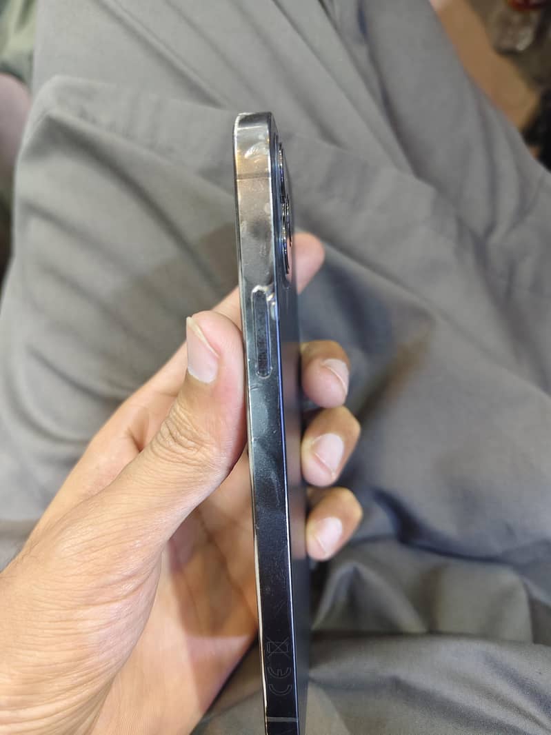 Apple iPhone 12 Pro 4