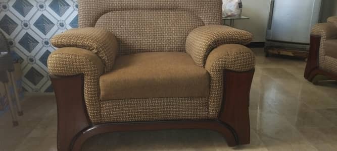 5 seater sofa with central table