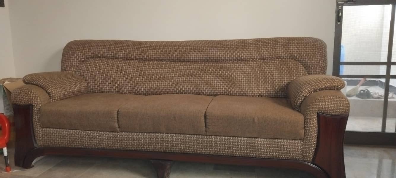 5 seater sofa with central table 2