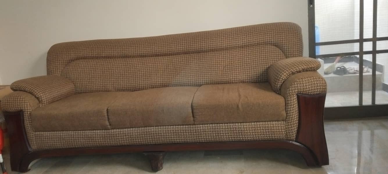 5 seater sofa with central table 4