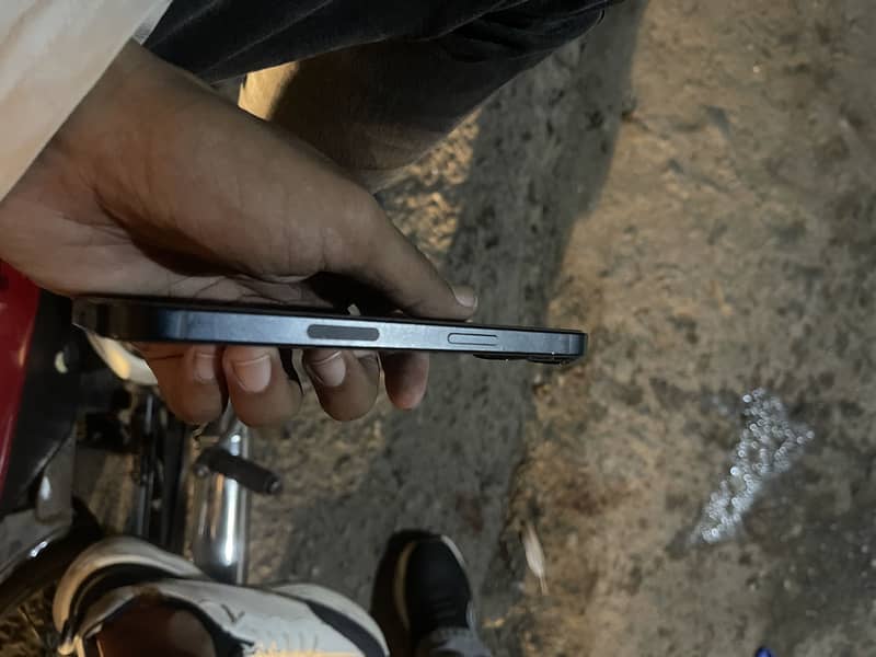 Apple iPhone 13 3