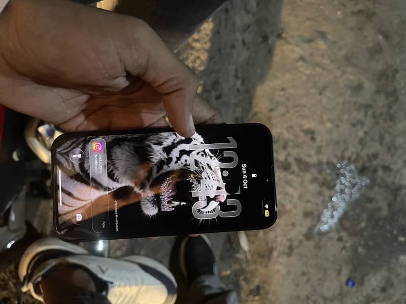 Apple iPhone 13 4