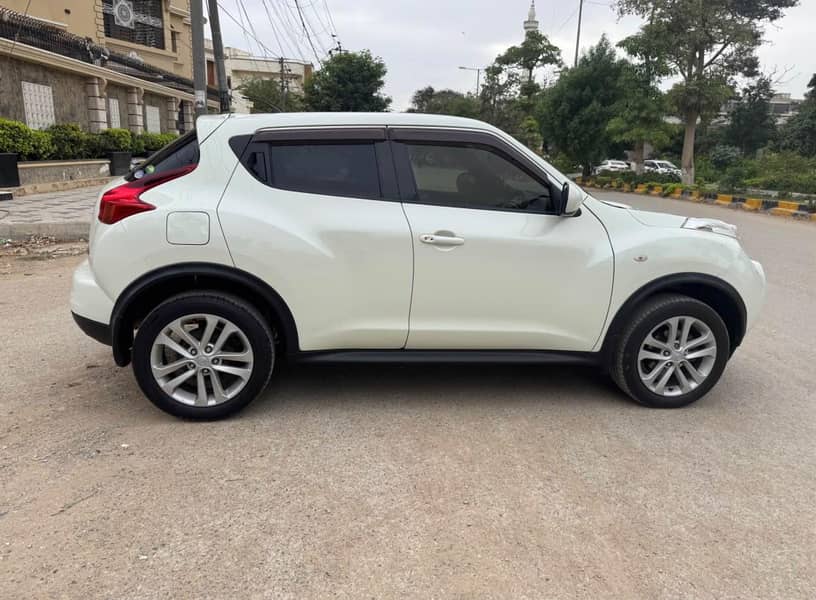 Nissan Juke 2011 1