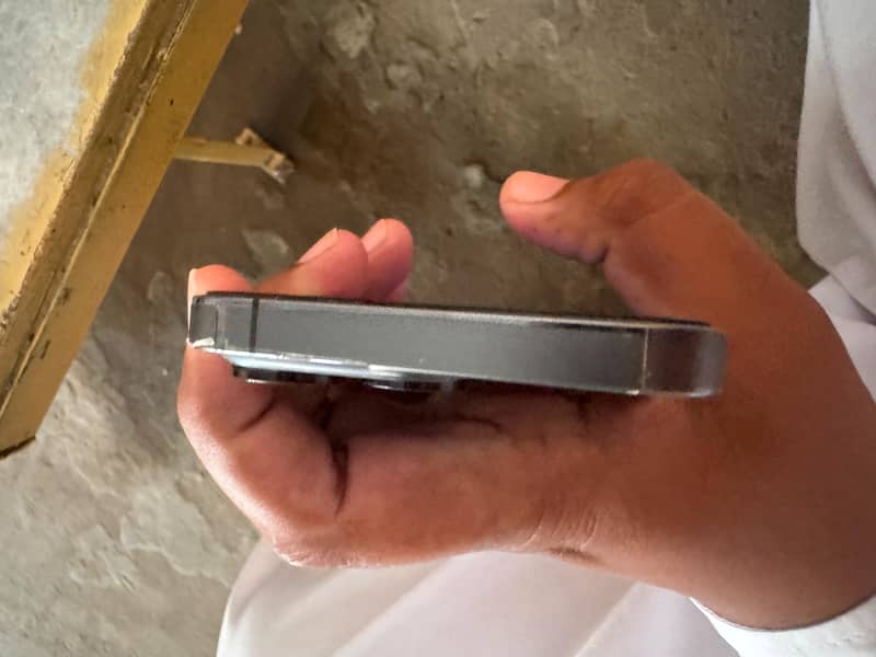 Apple iPhone 13 Pro 3