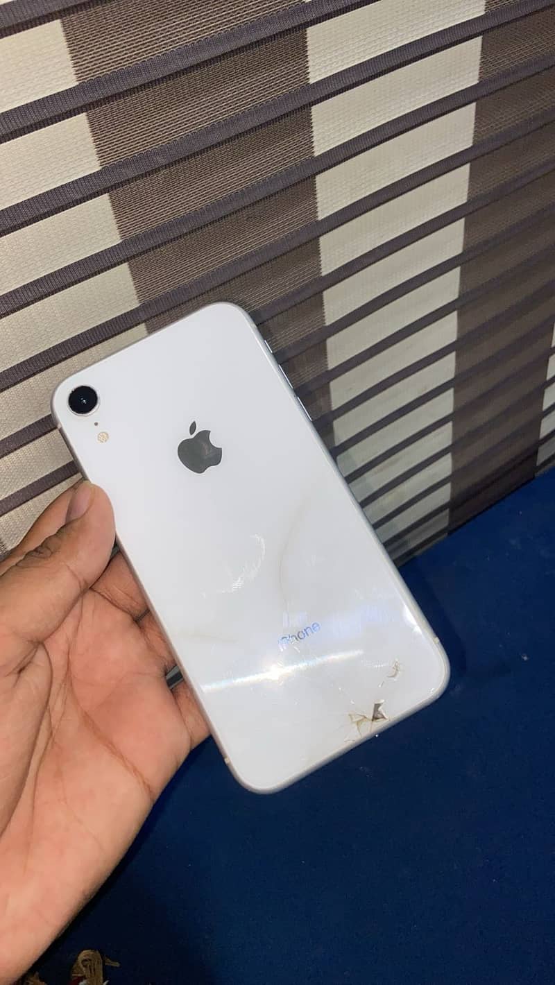 Apple iPhone XR 0