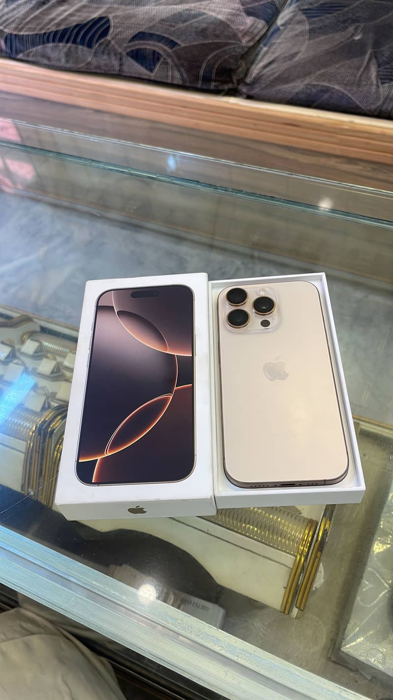 Apple iPhone 16 Pro Max 0