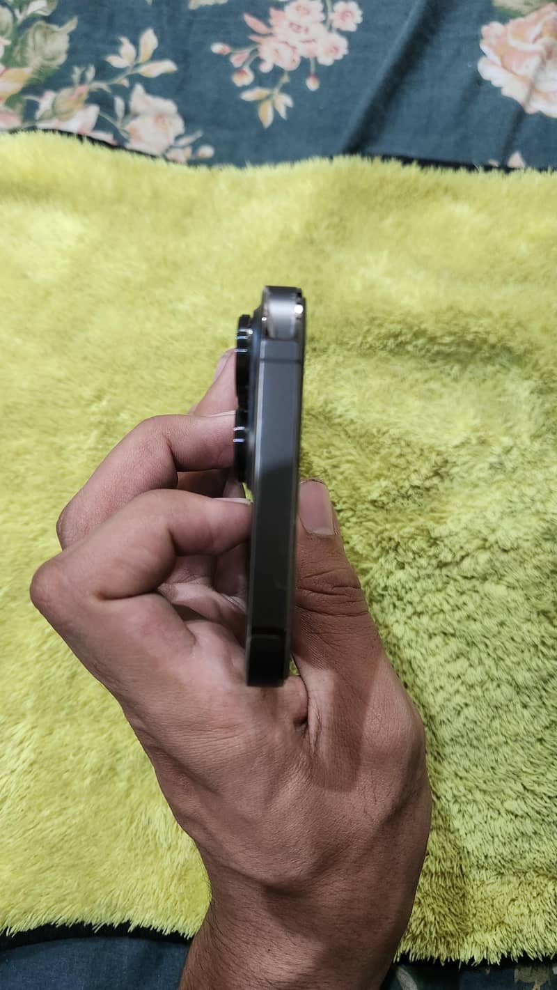 Apple iPhone 13 Pro Max 3