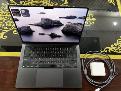 MacBook Pro 14" M3 Pro 2023 18GB/512GB – Minor Screen Lines