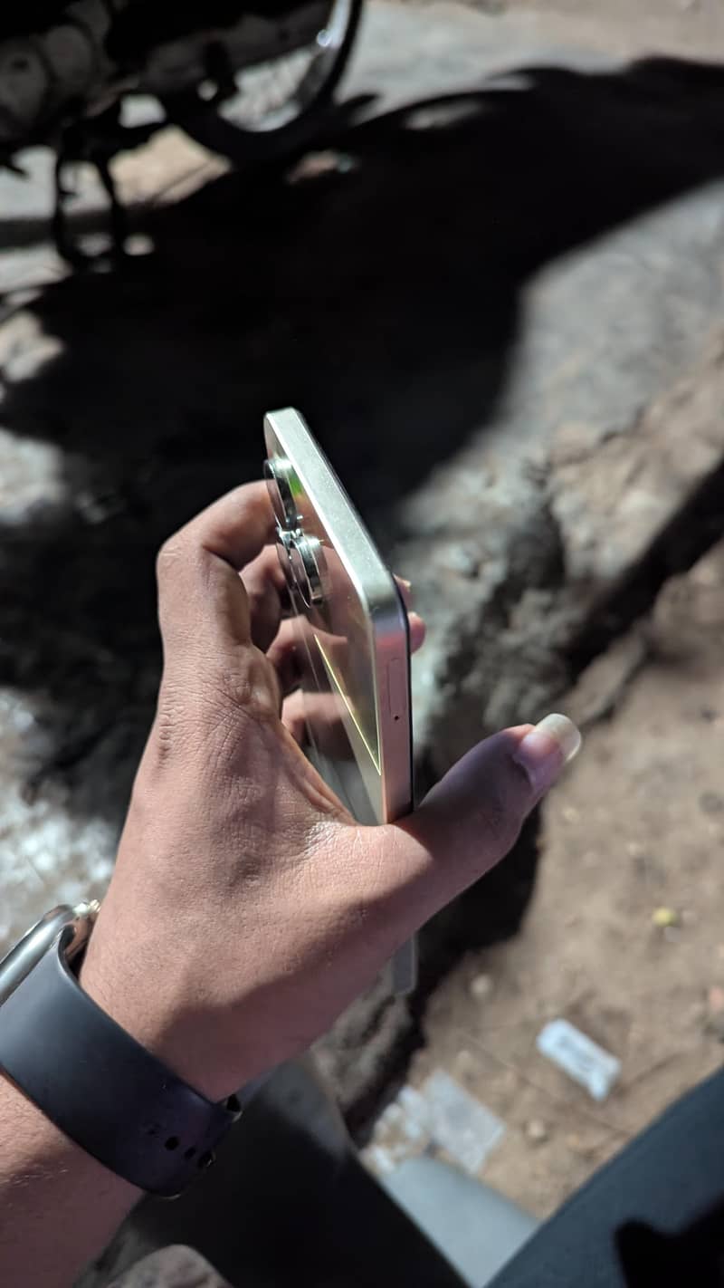 Realme C53 4