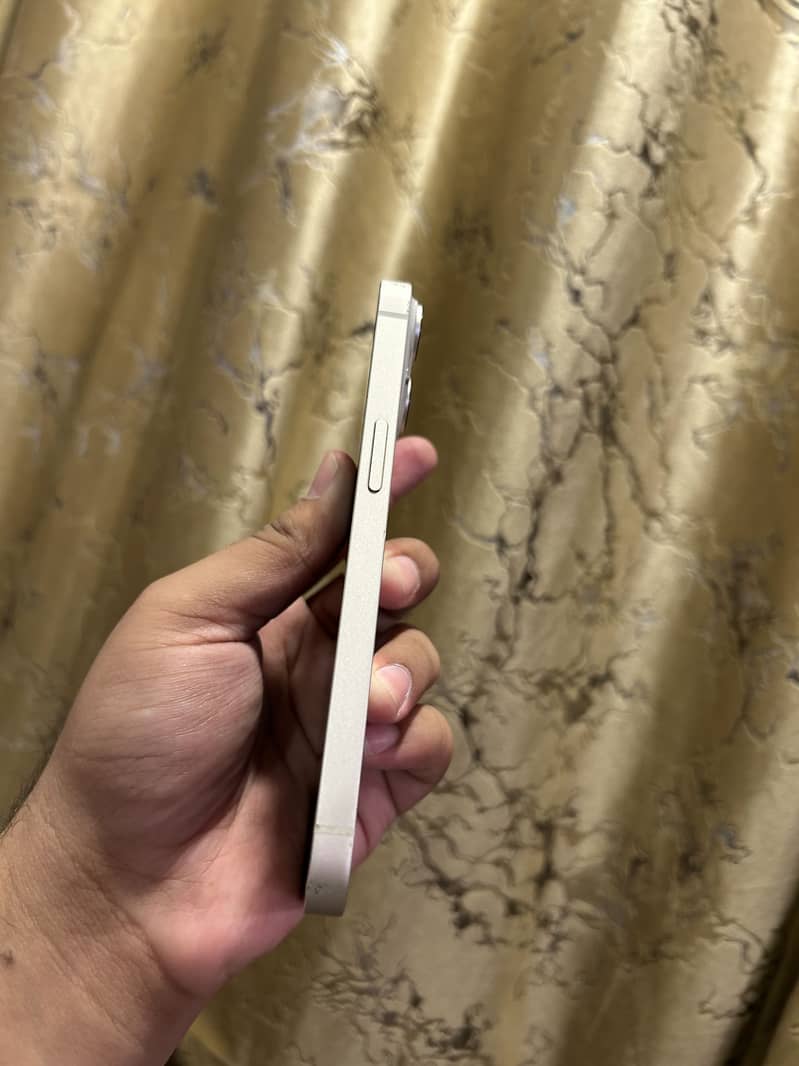 Apple iPhone 14 3