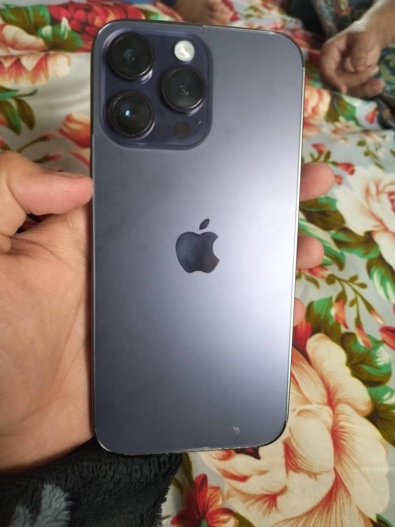 Apple iPhone 14 Pro Max 0