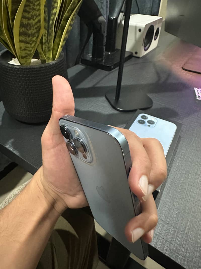 Apple iPhone 13 Pro Max 3
