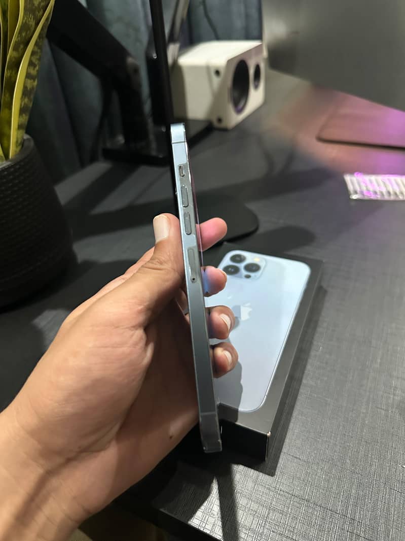 Apple iPhone 13 Pro Max 4