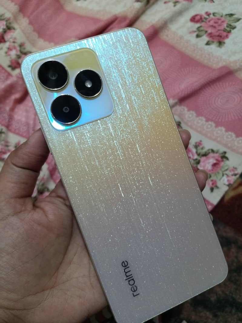Realme C53 4