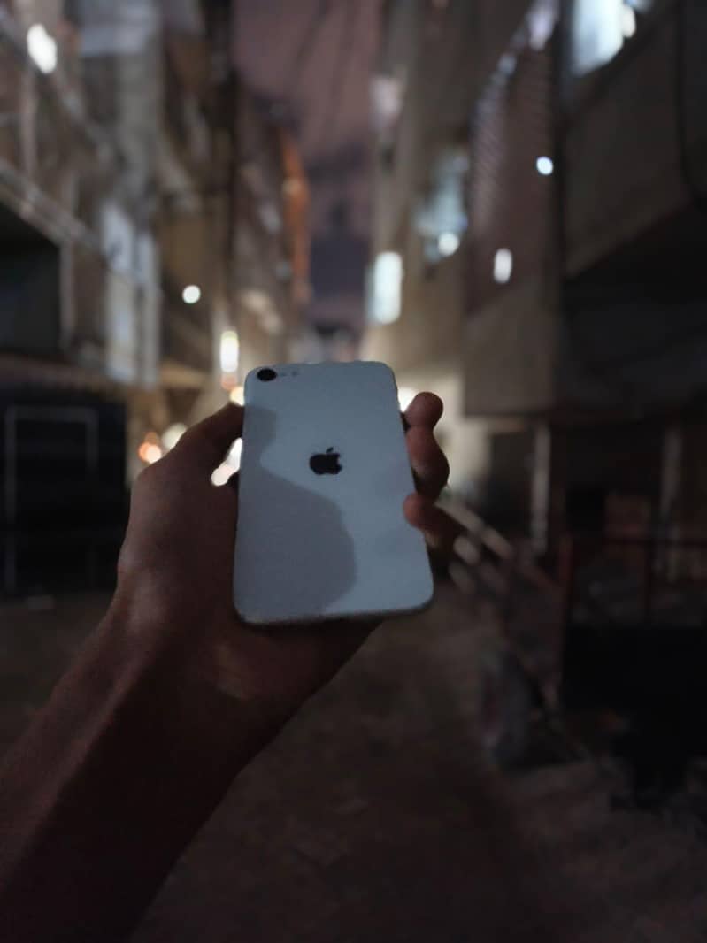 iphone SE 2020 0