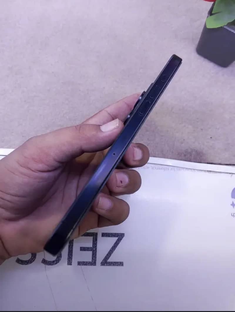 Apple iPhone 15 Pro Max 5