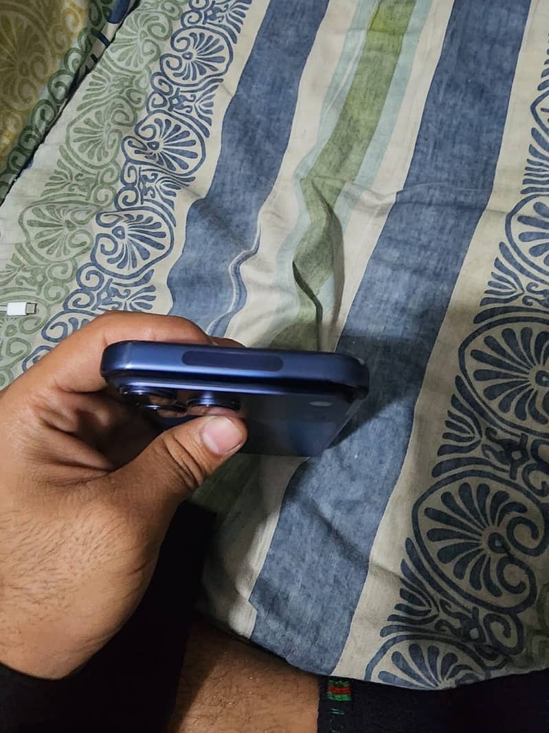 Apple iPhone 17 Pro Max jv 4