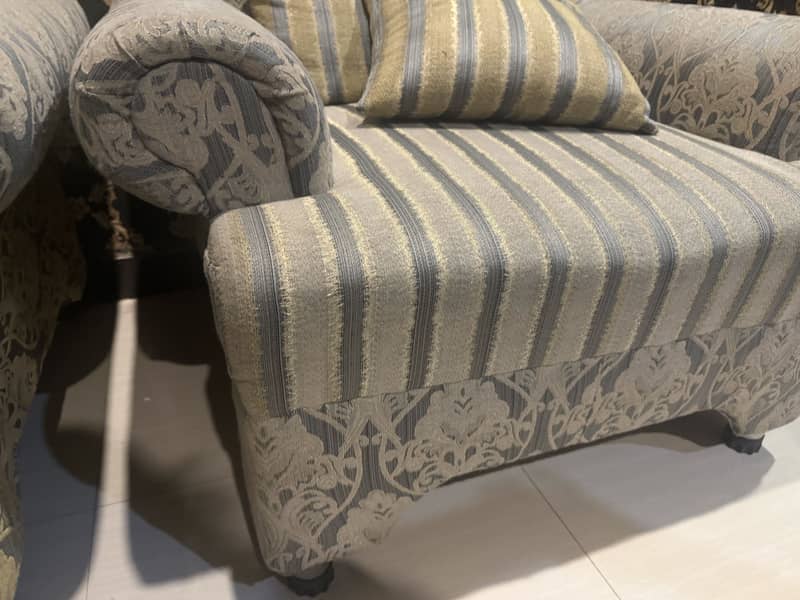 Sofa set (7 seater) 4