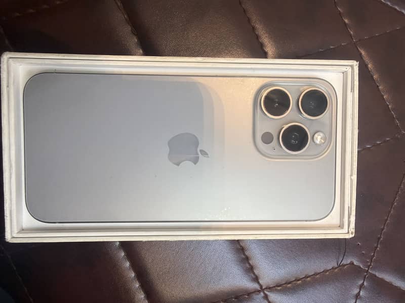 Apple iPhone 15 Pro Max 3