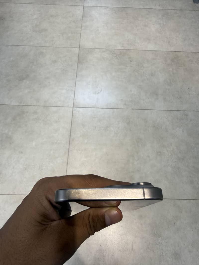 Apple iPhone 15 Pro Max 5