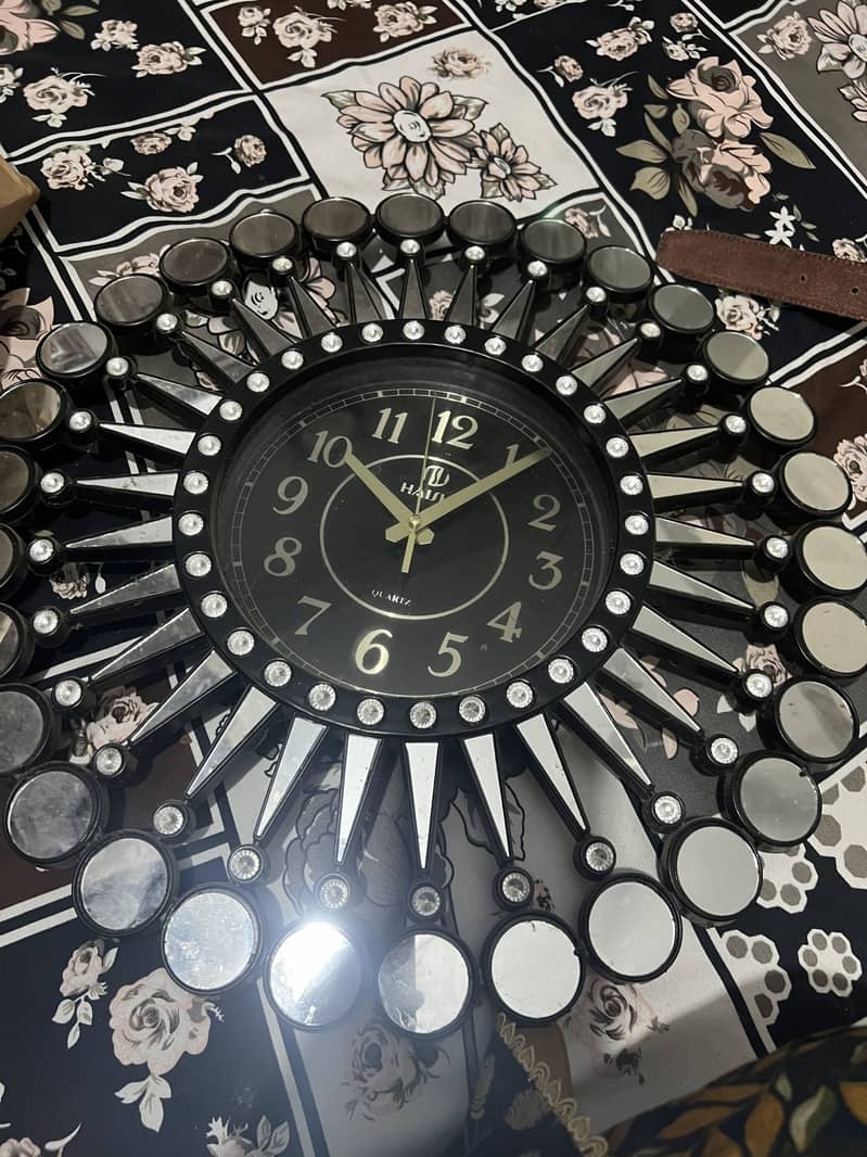Wall clock 1