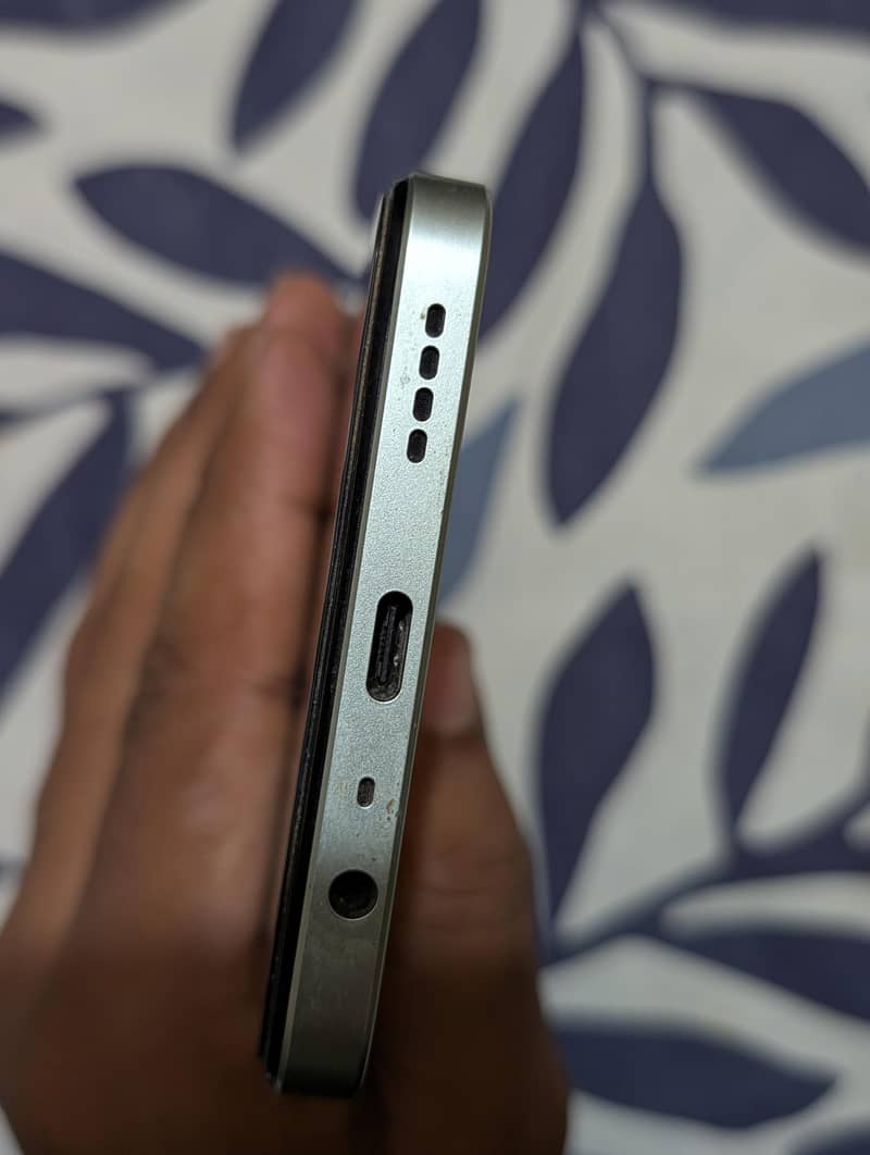 Realme Note 60x 4