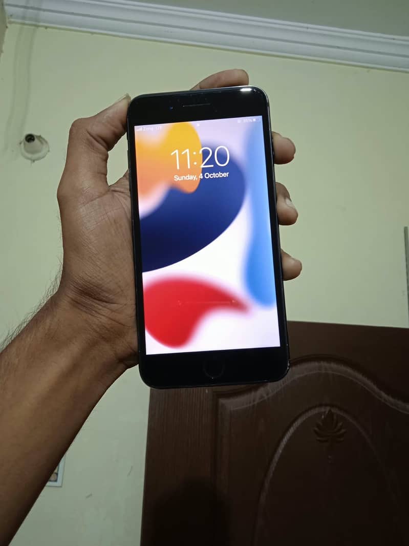 Apple iPhone 7 Plus 0